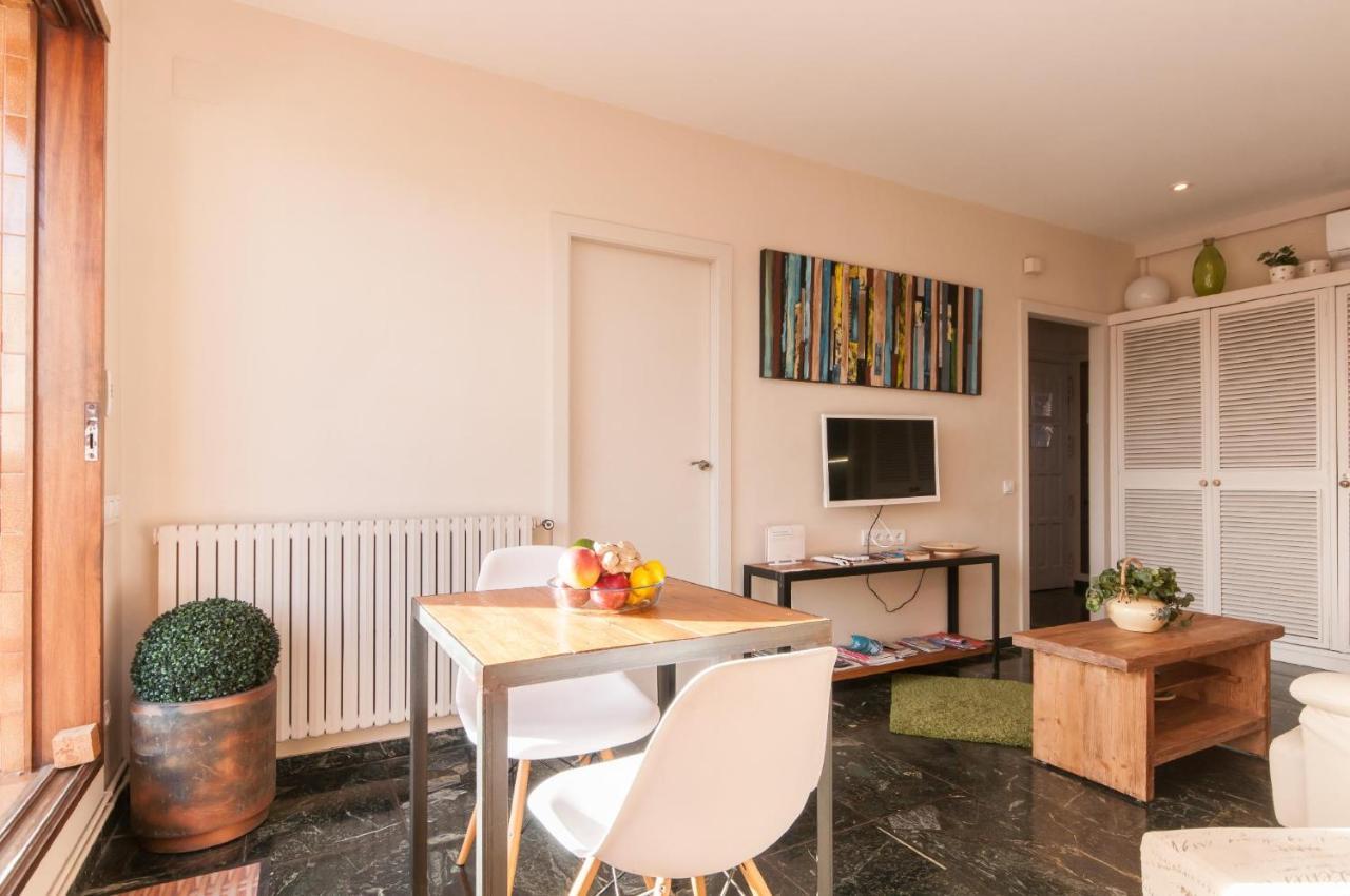 Elevated Experience - Urquinaona Apartment Barcelona Luaran gambar