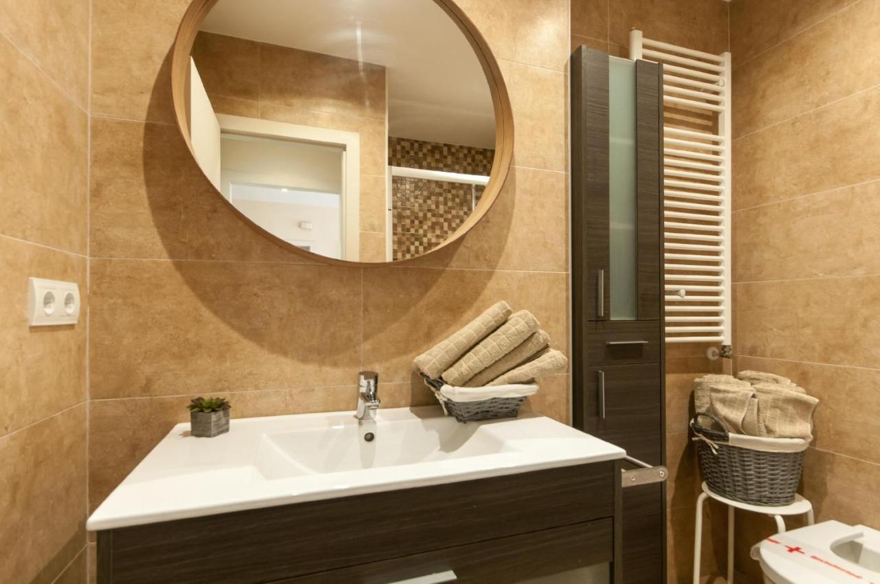 Elevated Experience - Urquinaona Apartment Barcelona Luaran gambar
