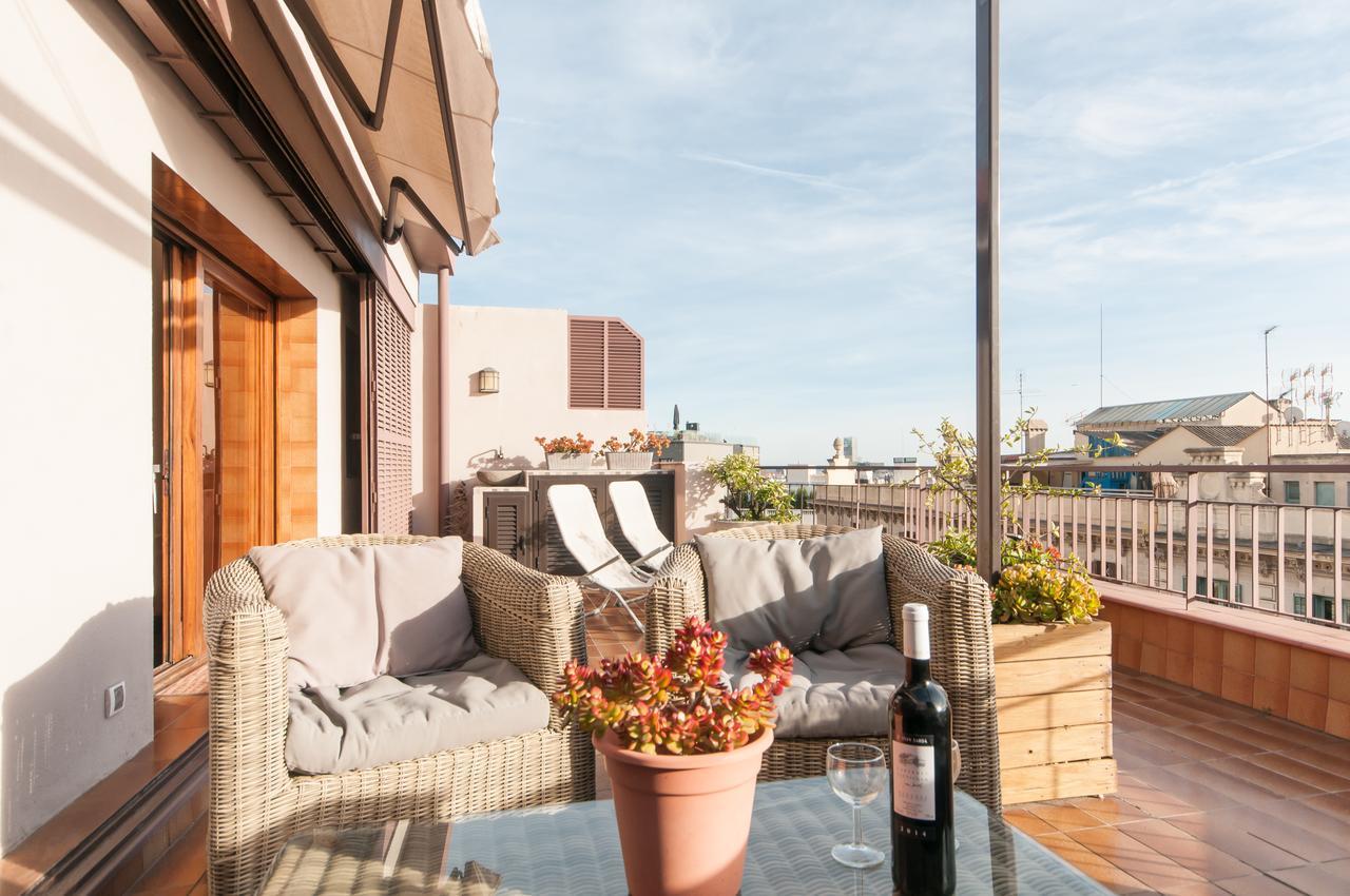 Elevated Experience - Urquinaona Apartment Barcelona Luaran gambar