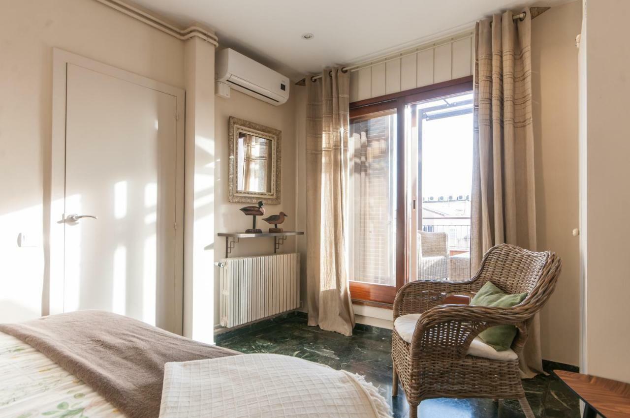 Elevated Experience - Urquinaona Apartment Barcelona Luaran gambar